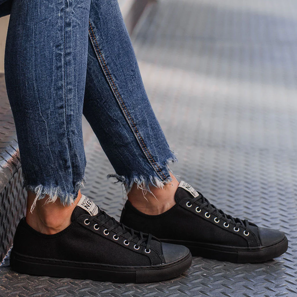 Women's Classic Low Top | Black - Image 7