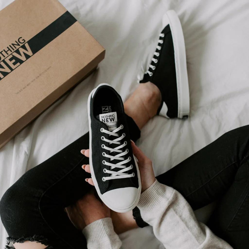 Women's Classic Low Top | Black x Off-White - Image 7