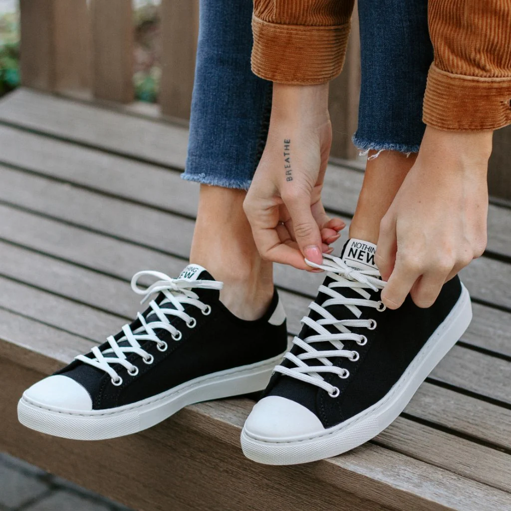 Women's Classic Low Top | Black x Off-White - Image 8